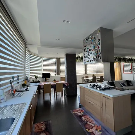 The Pool & Relax * باري